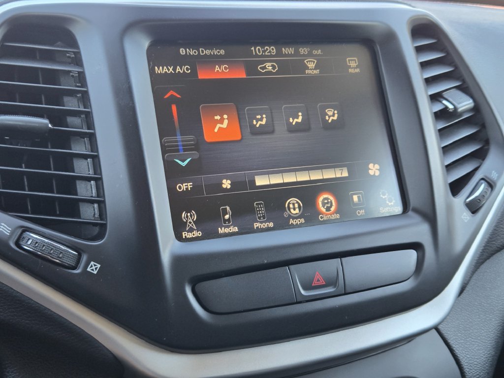Used 2016 Jeep Cherokee Trailhawk AWD/4WD image 20