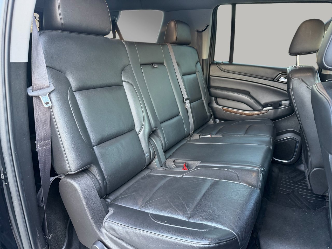 Used 2016 Chevrolet Suburban LT RWD image 29