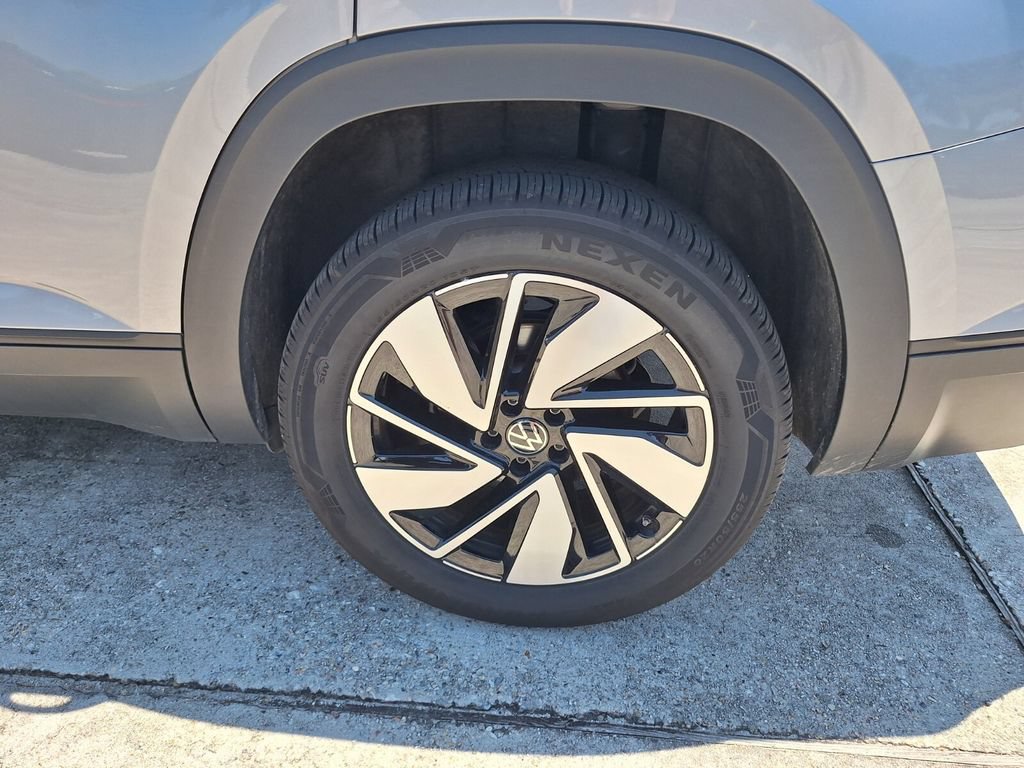 Used 2025 Volkswagen Atlas SE FWD image 23