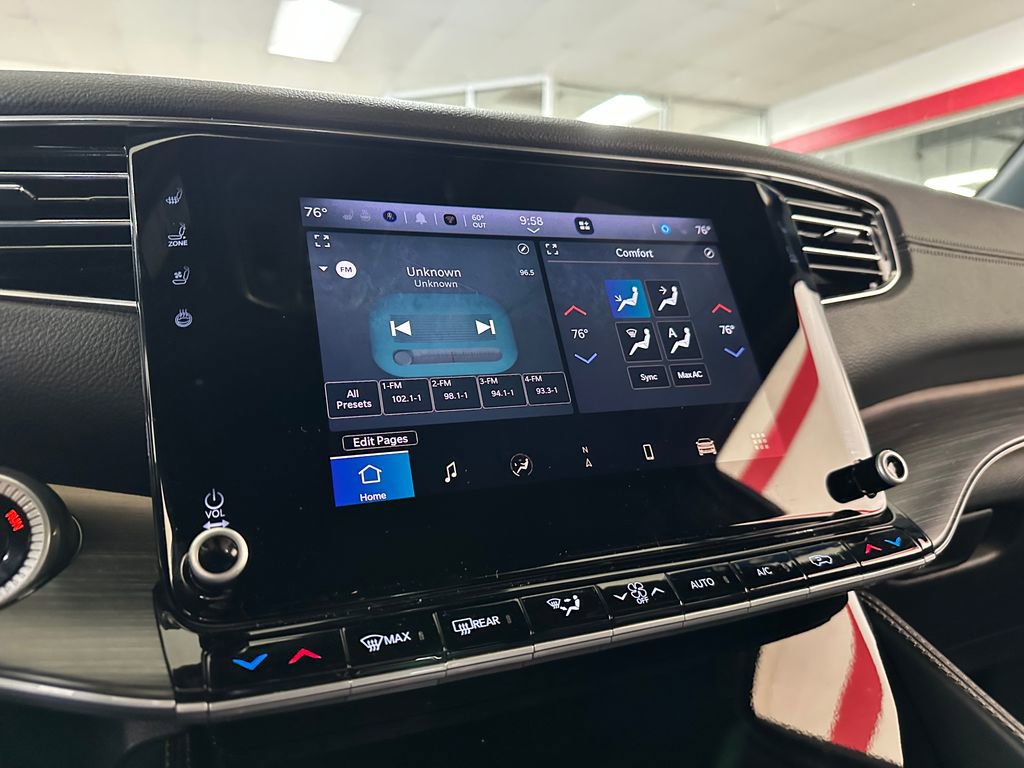 Certified 2024 Jeep Wagoneer Series II w/ Flexible Seating Group AWD/4WD image 21