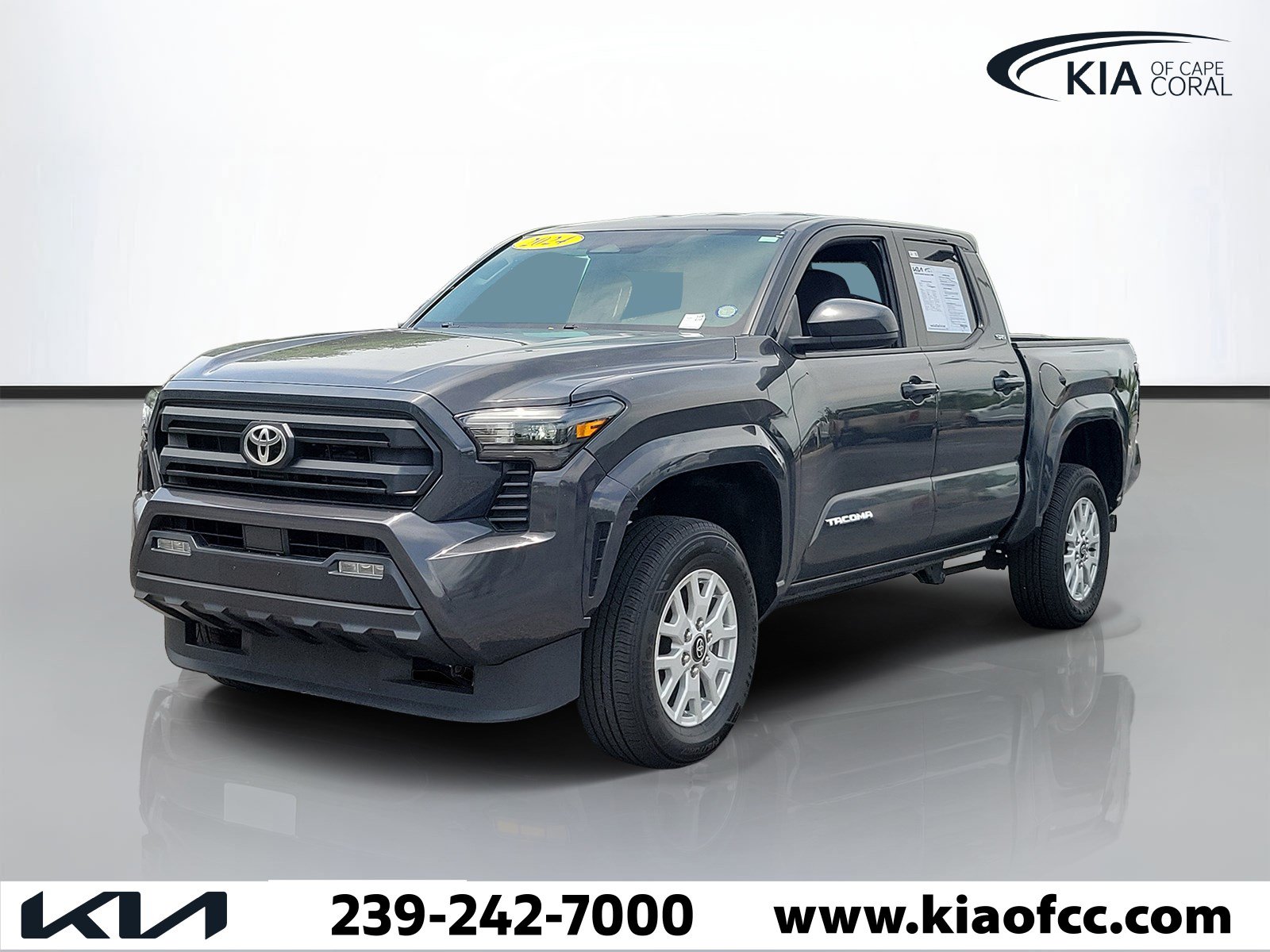 Used 2024 Toyota Tacoma SR5 AWD/4WD image 3