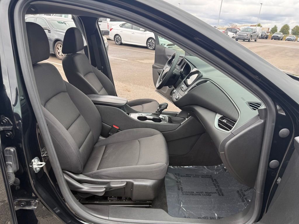 Used 2023 Chevrolet Malibu LT image 16