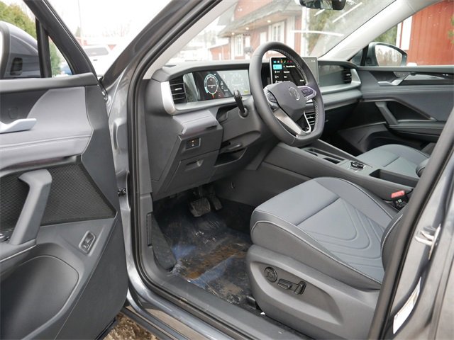 New 2026 Volkswagen Tiguan SE image 7