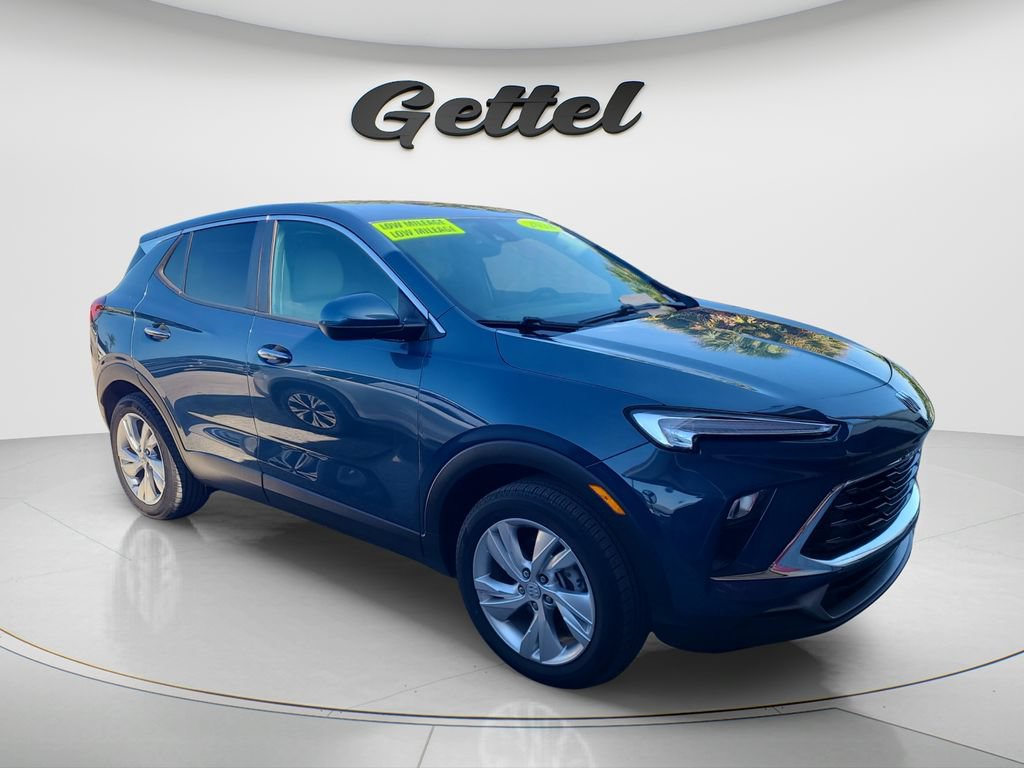Used 2024 Buick Encore GX Preferred w/ Comfort Package FWD image 2