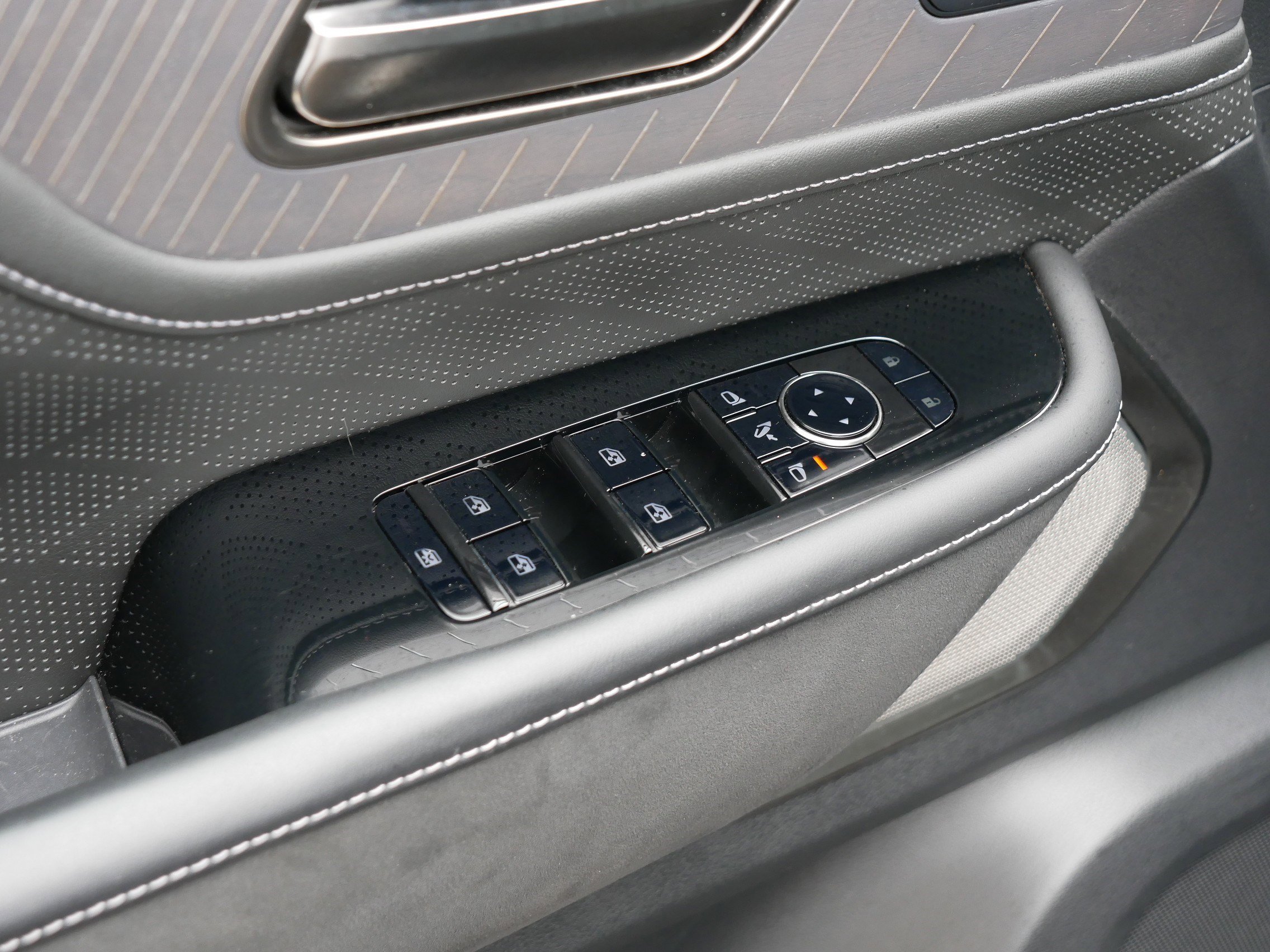 Certified 2025 INFINITI QX80 Autograph image 19