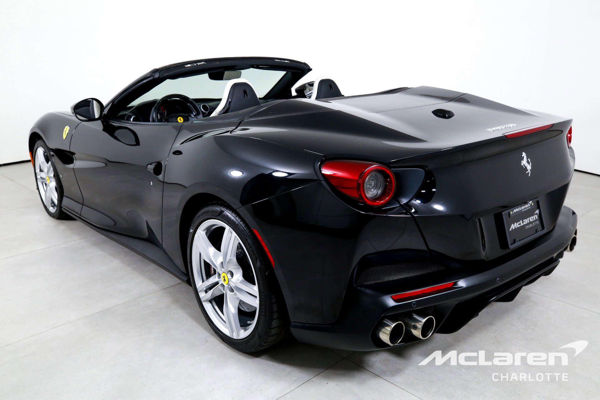 Used 2020 Ferrari Portofino image 7