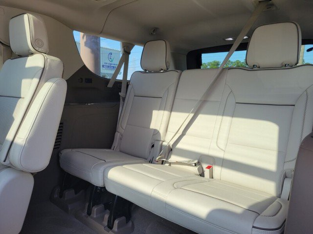 Used 2021 GMC Yukon XL Denali w/ Denali Premium Package RWD image 32