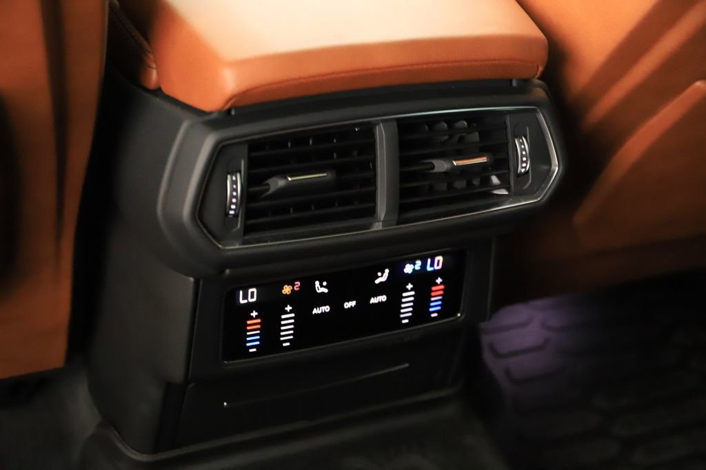 Used 2020 Lamborghini Urus image 22