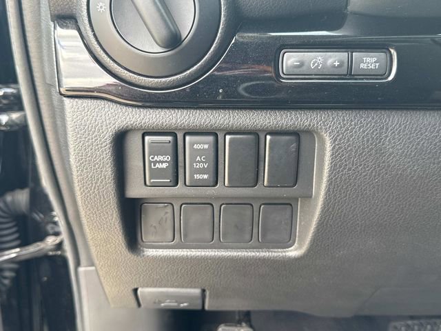 Used 2024 Nissan Titan SV w/ SV Convenience Package image 27