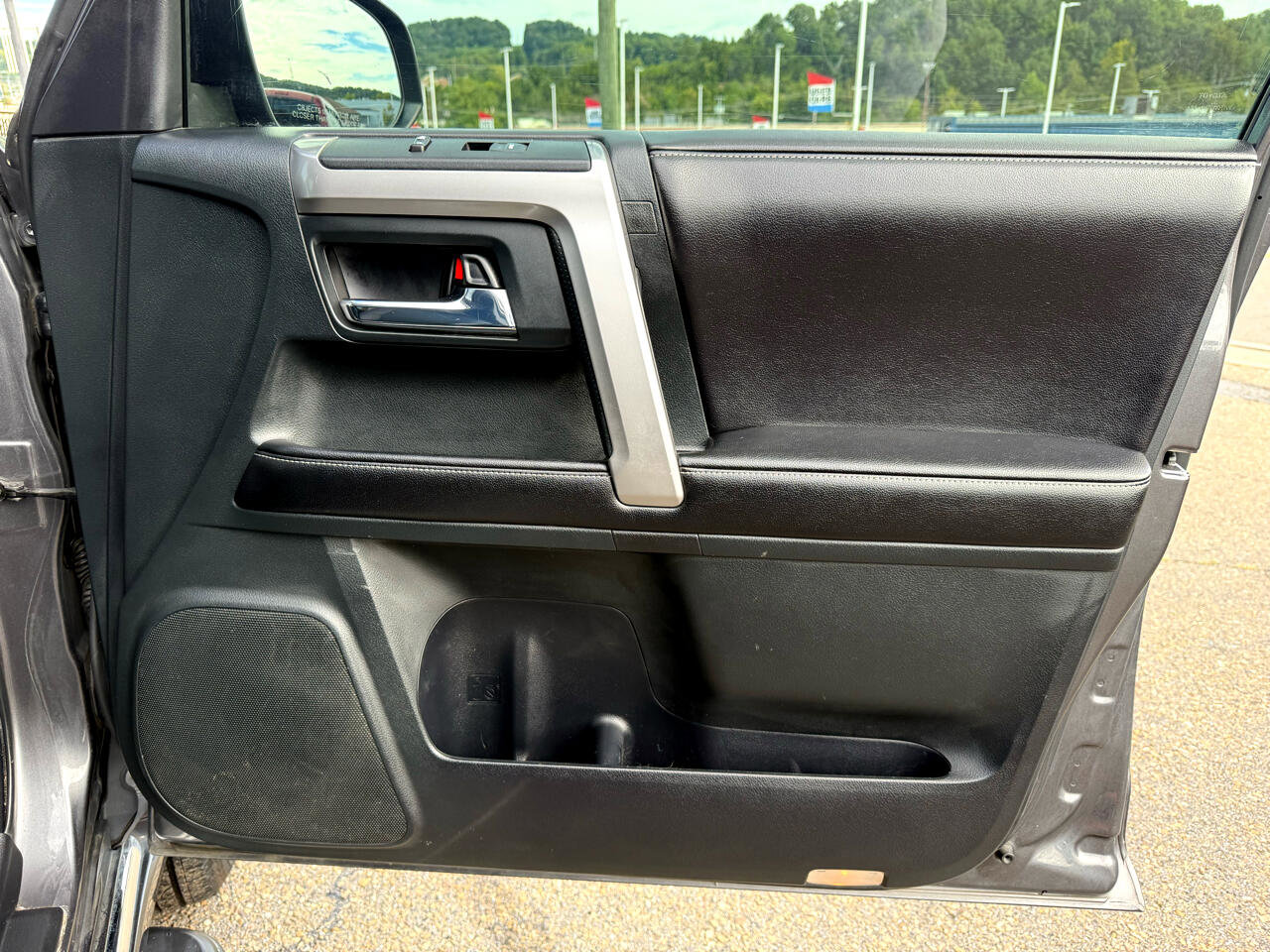 Used 2015 Toyota 4Runner SR5 image 32
