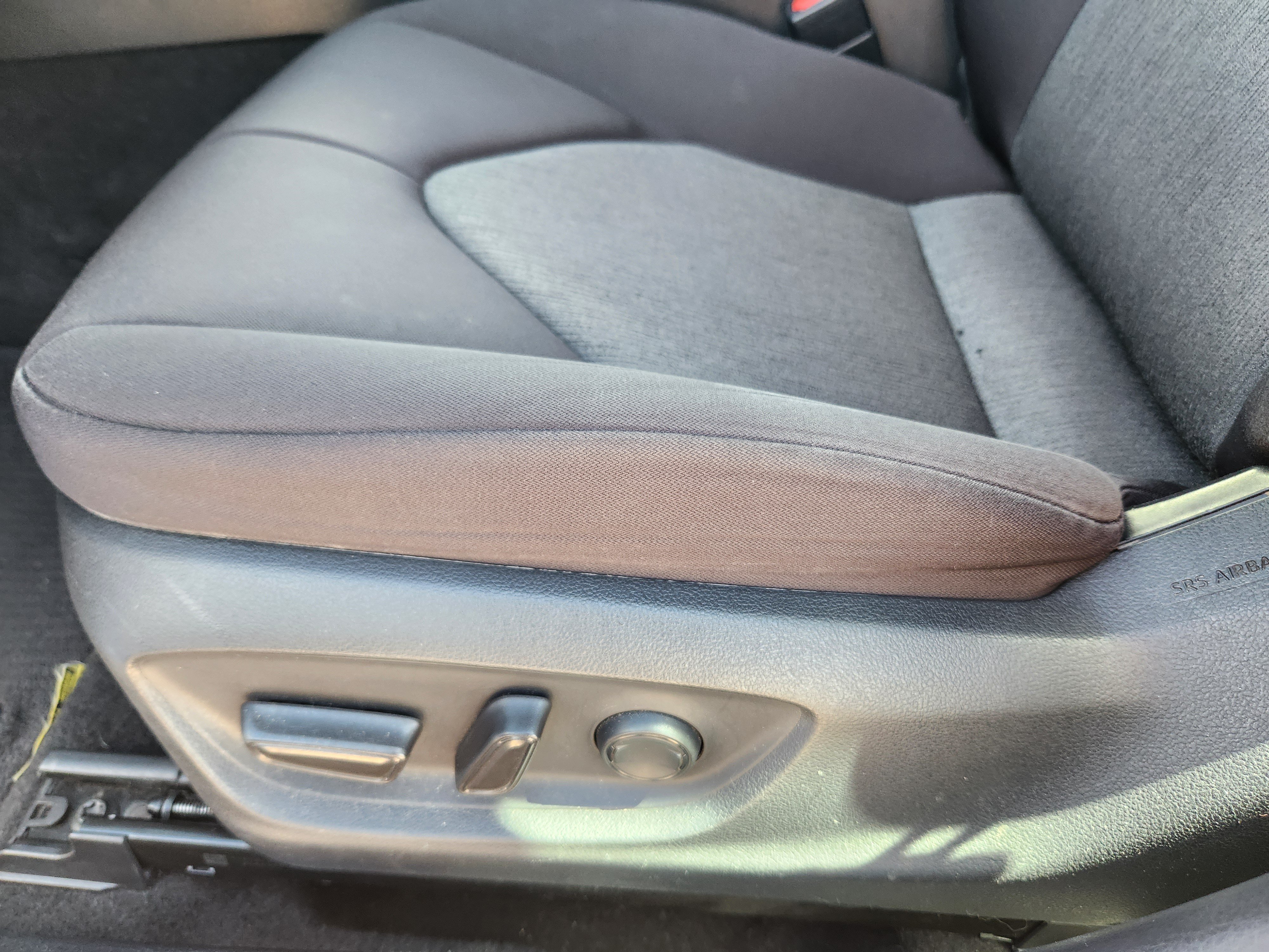 Used 2019 Toyota Camry LE FWD image 16