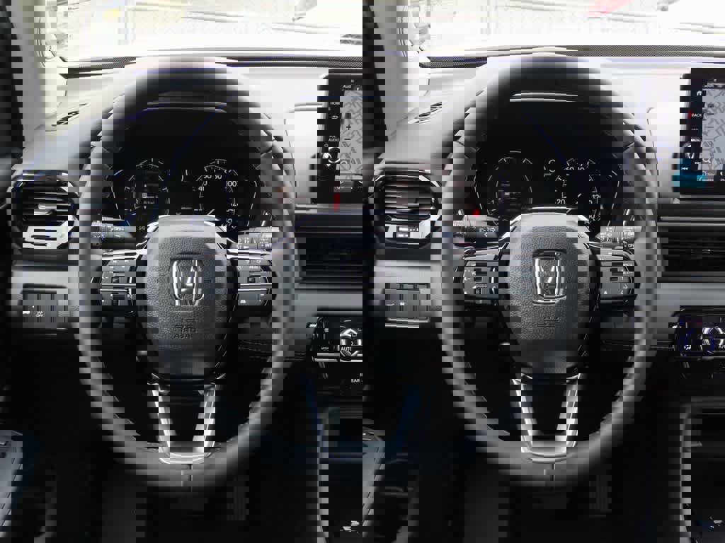 New 2025 Honda Pilot Touring image 21