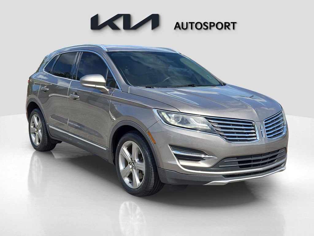 Used 2017 Lincoln MKC Premiere image 3