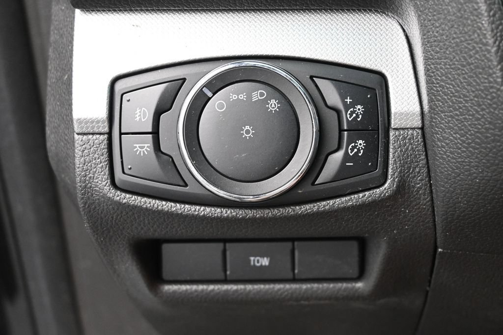 Used 2015 Ford Explorer XLT w/ Equipment Group 201B FWD image 33