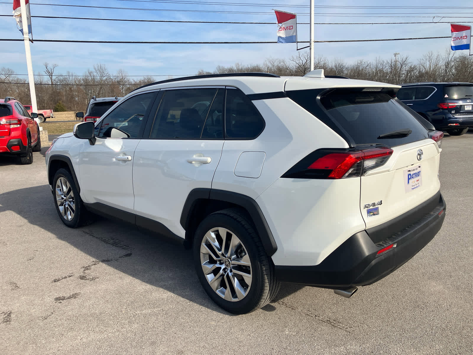 Used 2021 Toyota RAV4 XLE Premium image 5