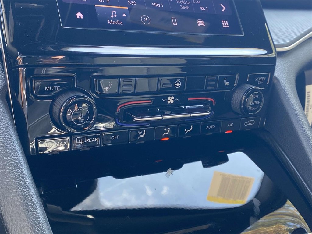 New 2025 Jeep Grand Cherokee Laredo image 49