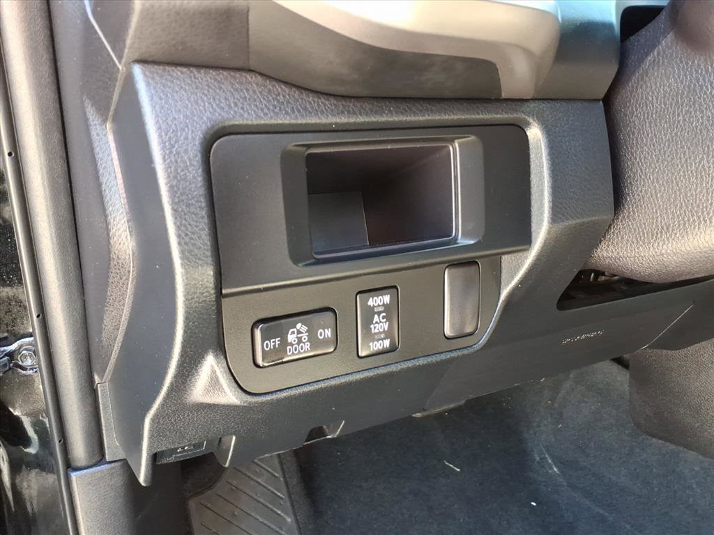 Used 2016 Toyota Tacoma Limited w/ Towing Package image 21