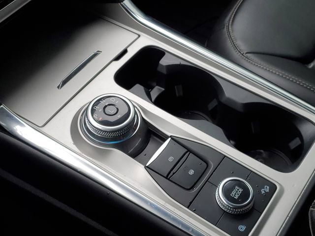 Used 2022 Ford Explorer XLT w/ Equipment Group 202A image 19