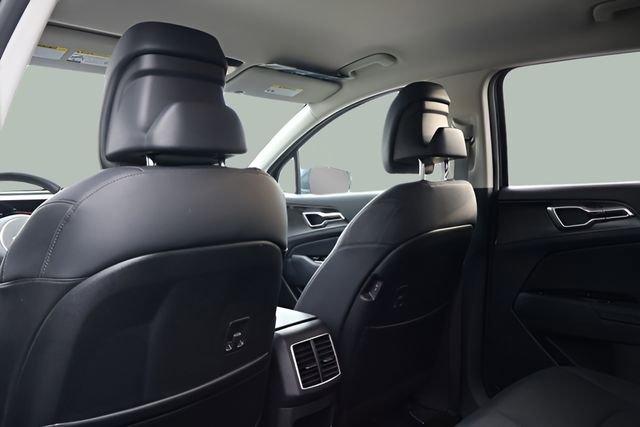 Used 2023 Kia Sportage EX image 15