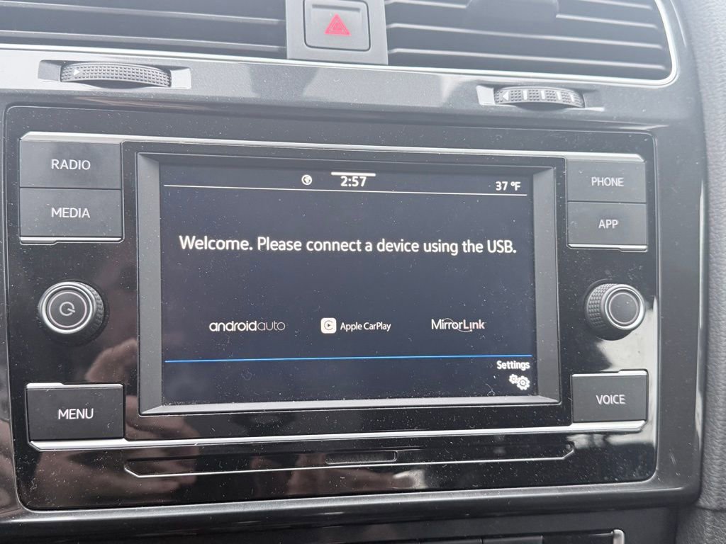 Used 2021 Volkswagen Golf 4-Door image 13