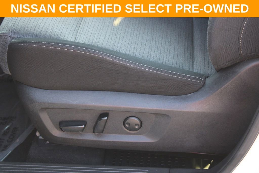 Certified 2023 Nissan Rogue SV image 17