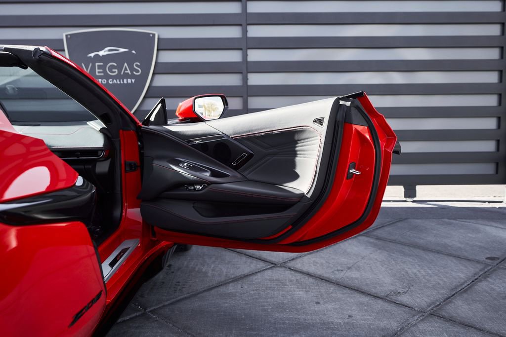 Used 2023 Chevrolet Corvette Z06 w/ Stealth Interior Trim Package RWD image 27