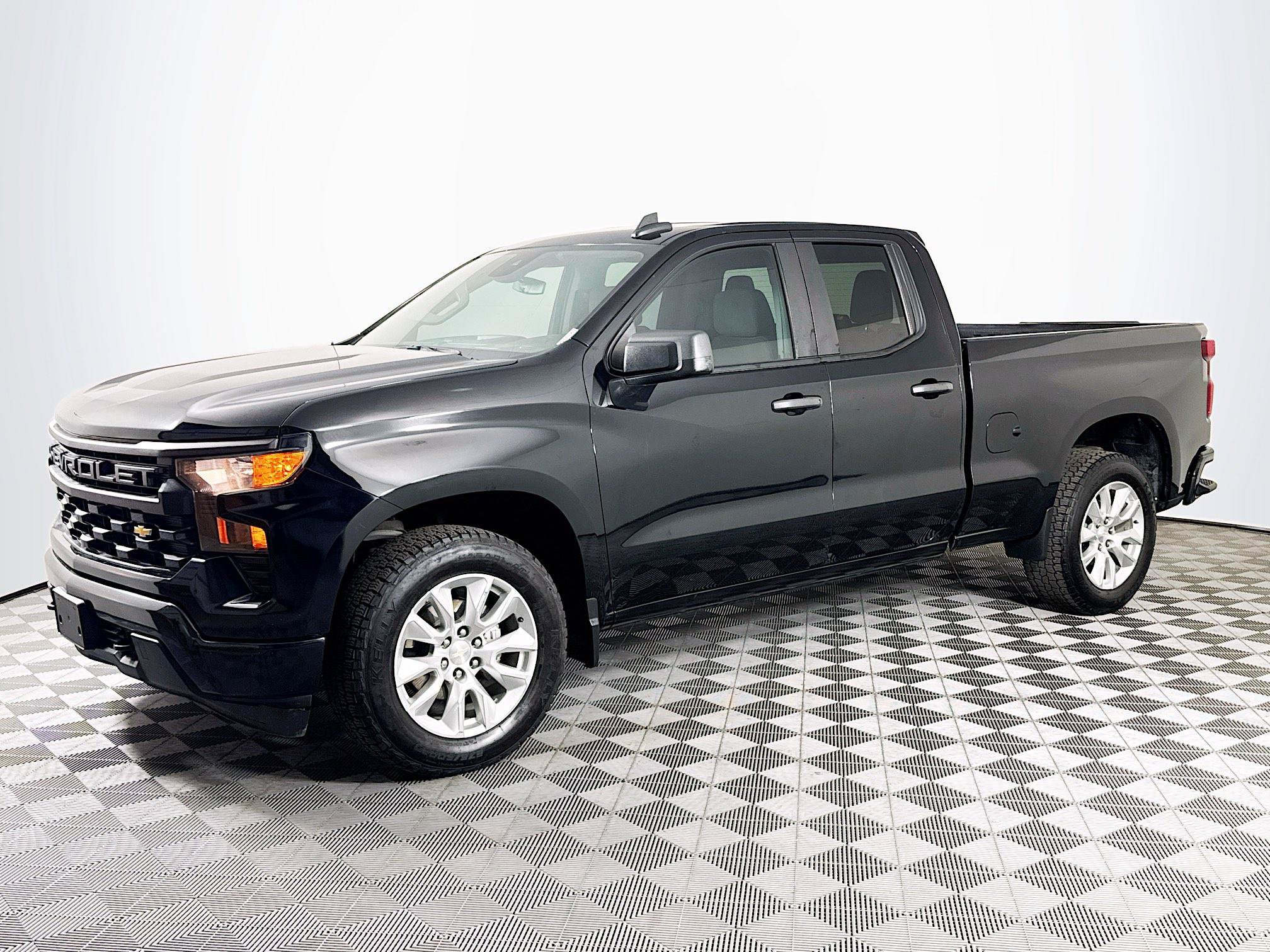 Used 2023 Chevrolet Silverado 1500 Custom RWD image 4