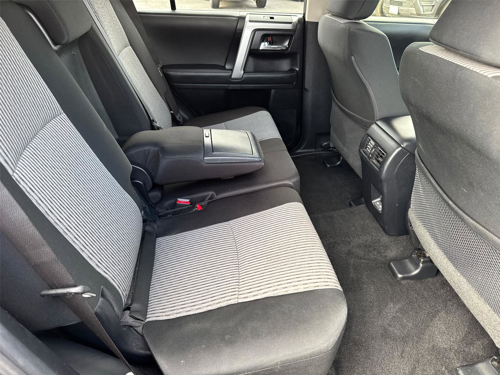 Used 2024 Toyota 4Runner SR5 AWD/4WD image 18