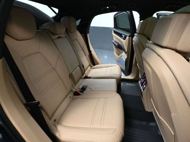 Used 2022 Porsche Cayenne E-Hybrid Coupe AWD/4WD image 39