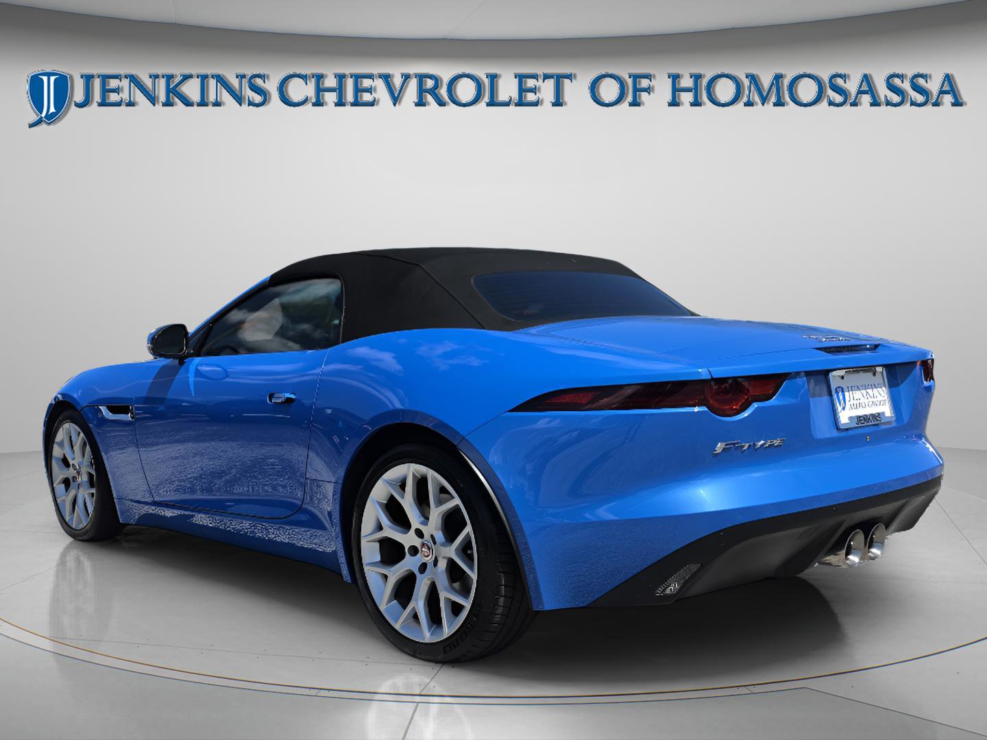 Used 2018 Jaguar F-TYPE Convertible image 6