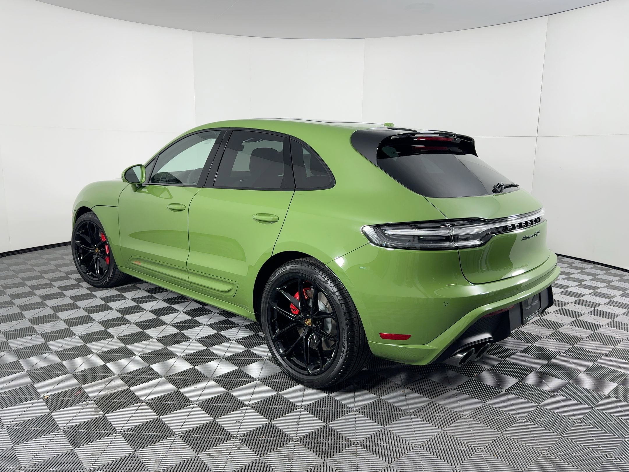 Used 2026 Porsche Macan GTS AWD/4WD image 3
