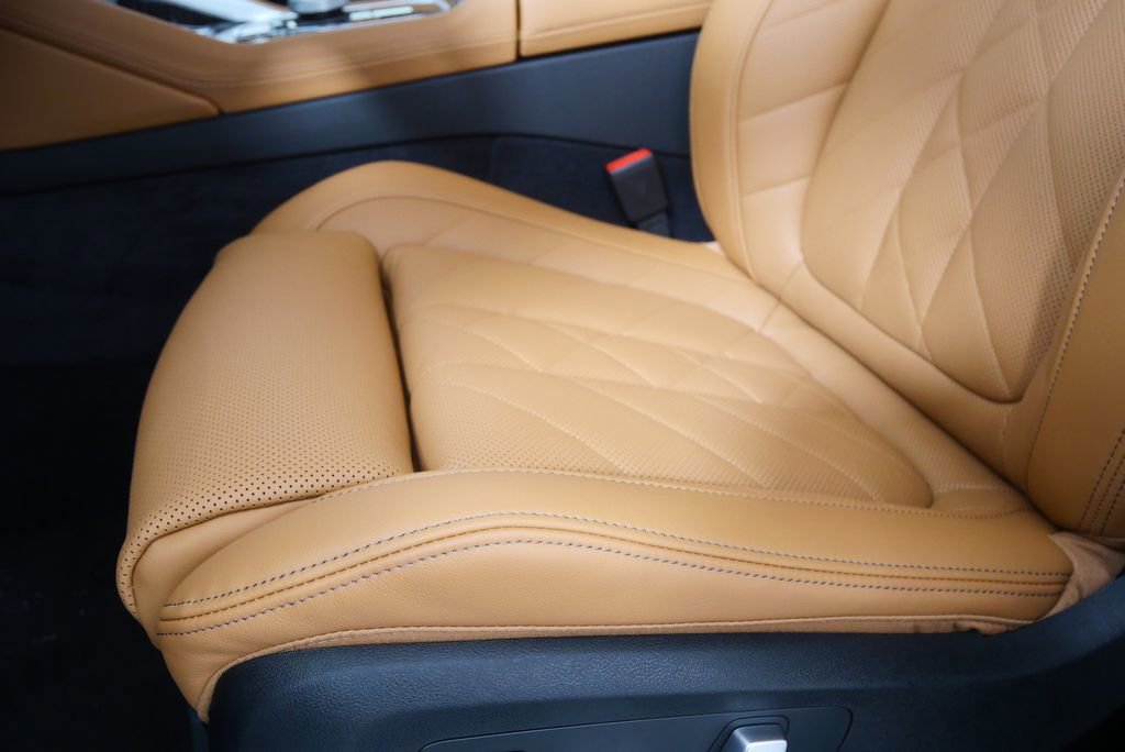 New 2026 BMW X6 xDrive40i w/ Executive Package image 10