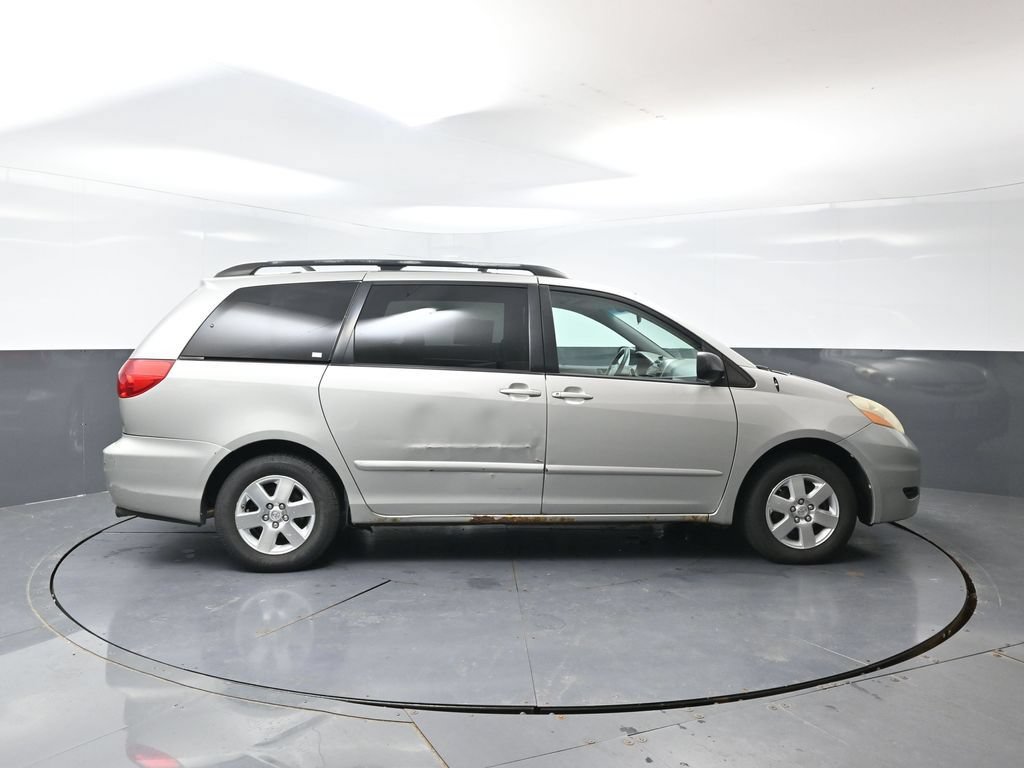 Used 2008 Toyota Sienna CE FWD image 2