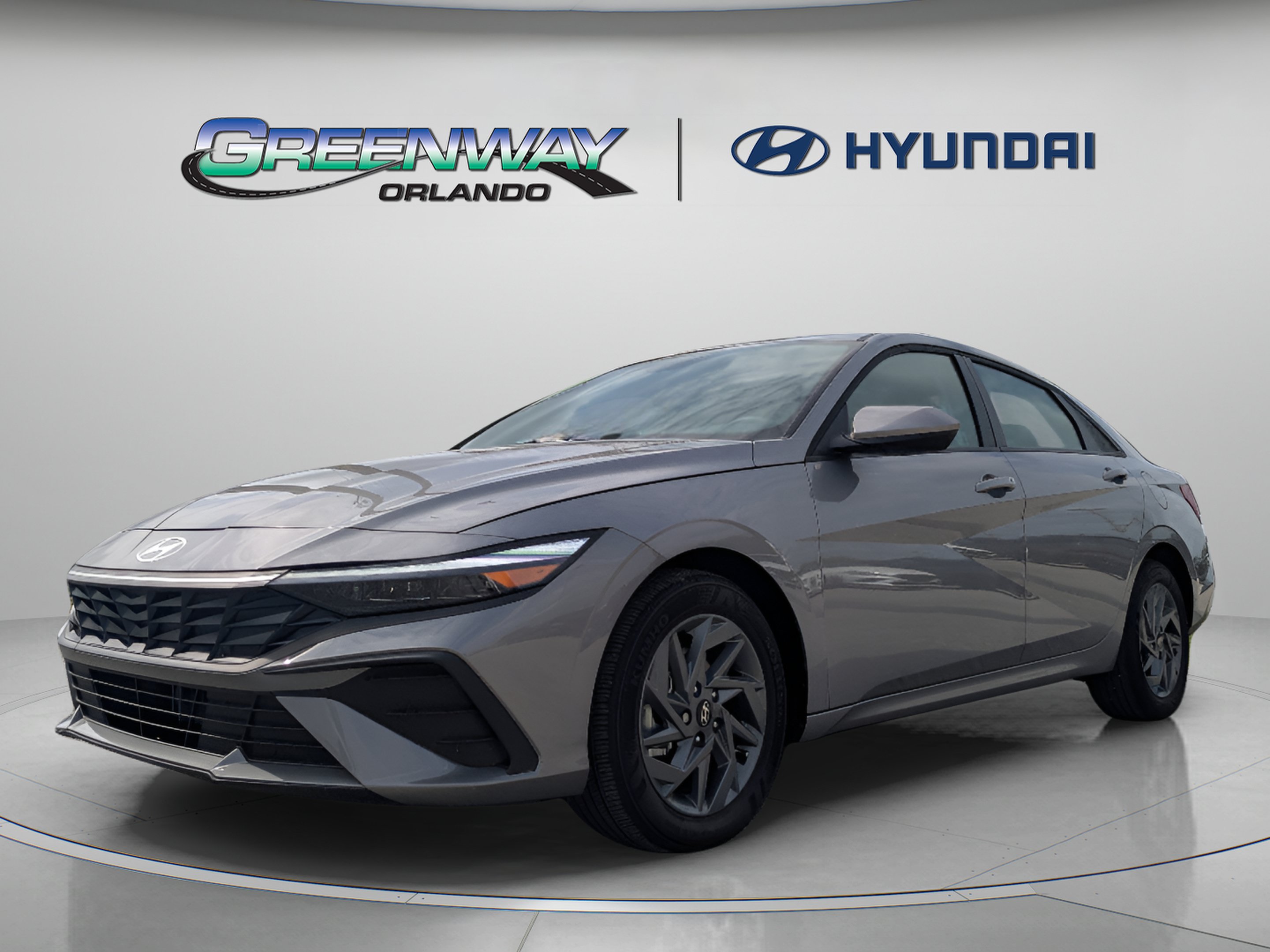Used 2025 Hyundai Elantra Hybrid FWD image 4