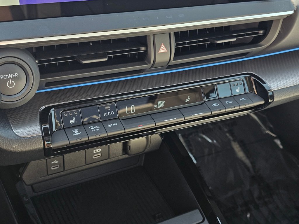 Used 2025 Toyota Prius XLE image 11