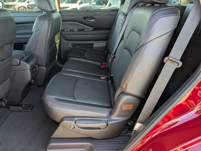 Used 2024 Nissan Pathfinder SL AWD/4WD image 25