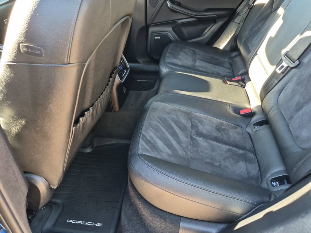 Used 2018 Porsche Macan Sport Edition image 20