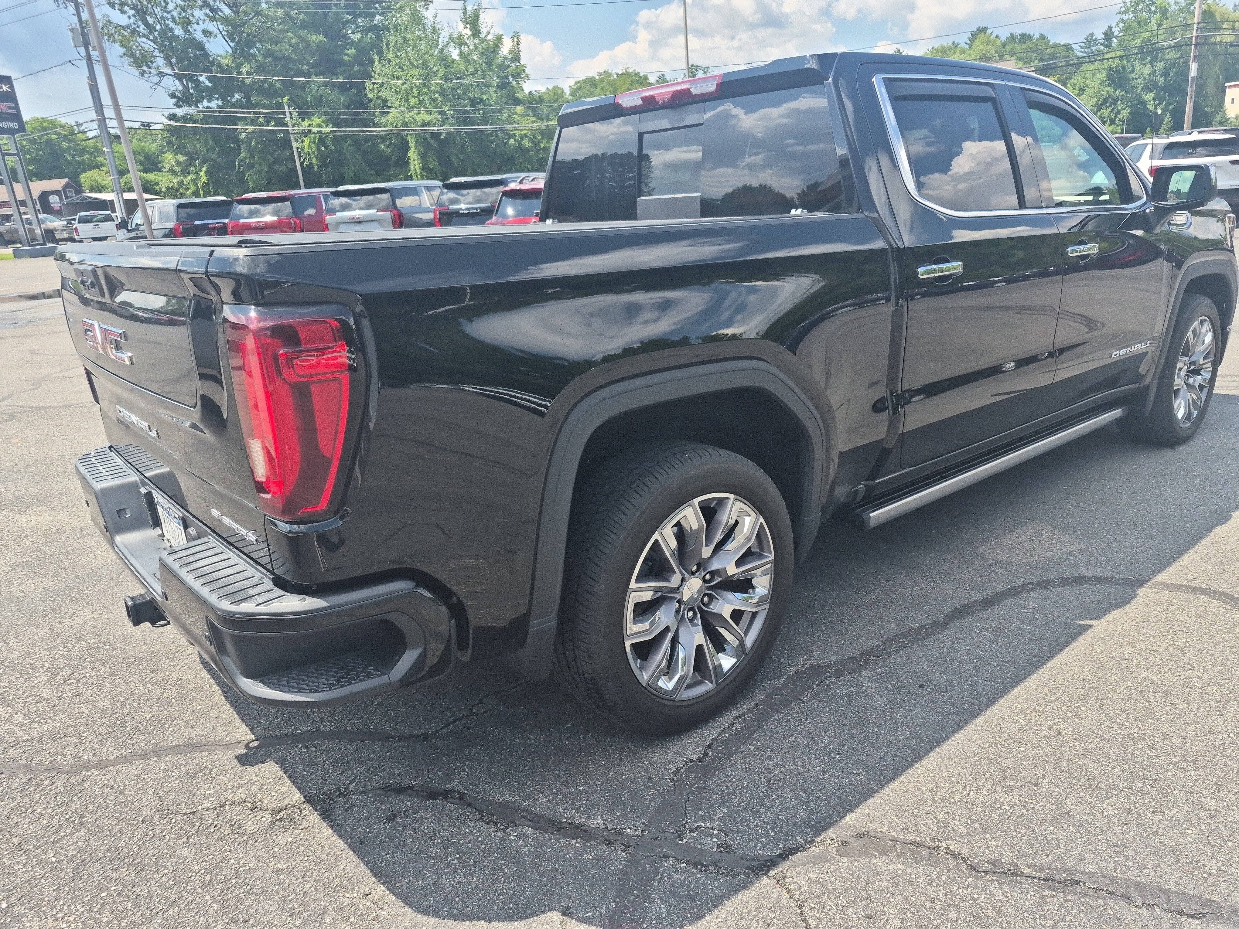Certified 2023 GMC Sierra 1500 Denali w/ Denali Reserve Package AWD/4WD image 5