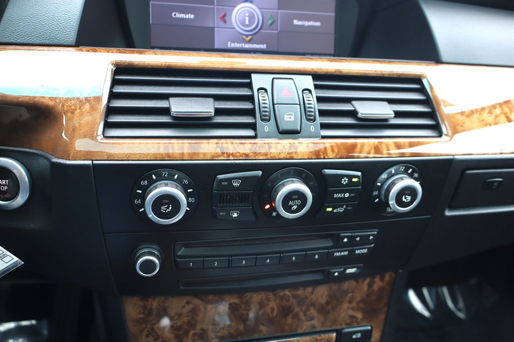 Used 2009 BMW 528i xDrive Sedan AWD/4WD image 24