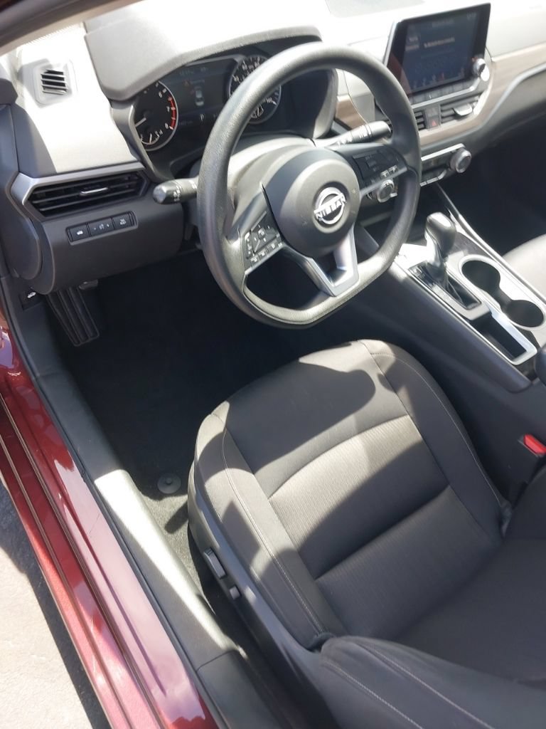 Used 2024 Nissan Altima 2.5 SV FWD image 7