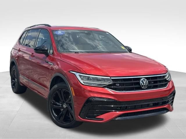 Used 2024 Volkswagen Tiguan SE R-Line FWD image 1