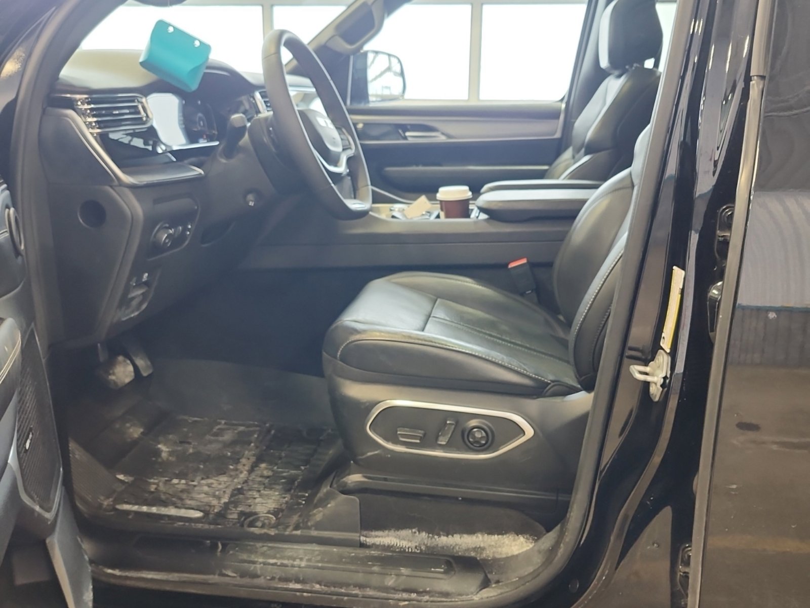 Used 2023 Jeep Wagoneer Series II image 8