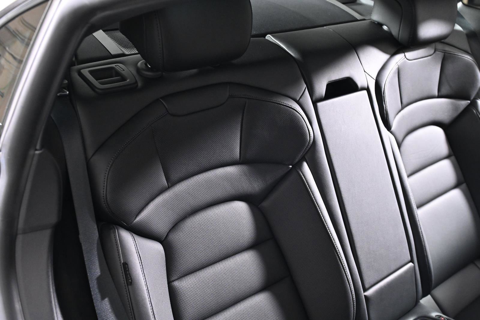 Used 2021 Porsche Taycan RWD image 32