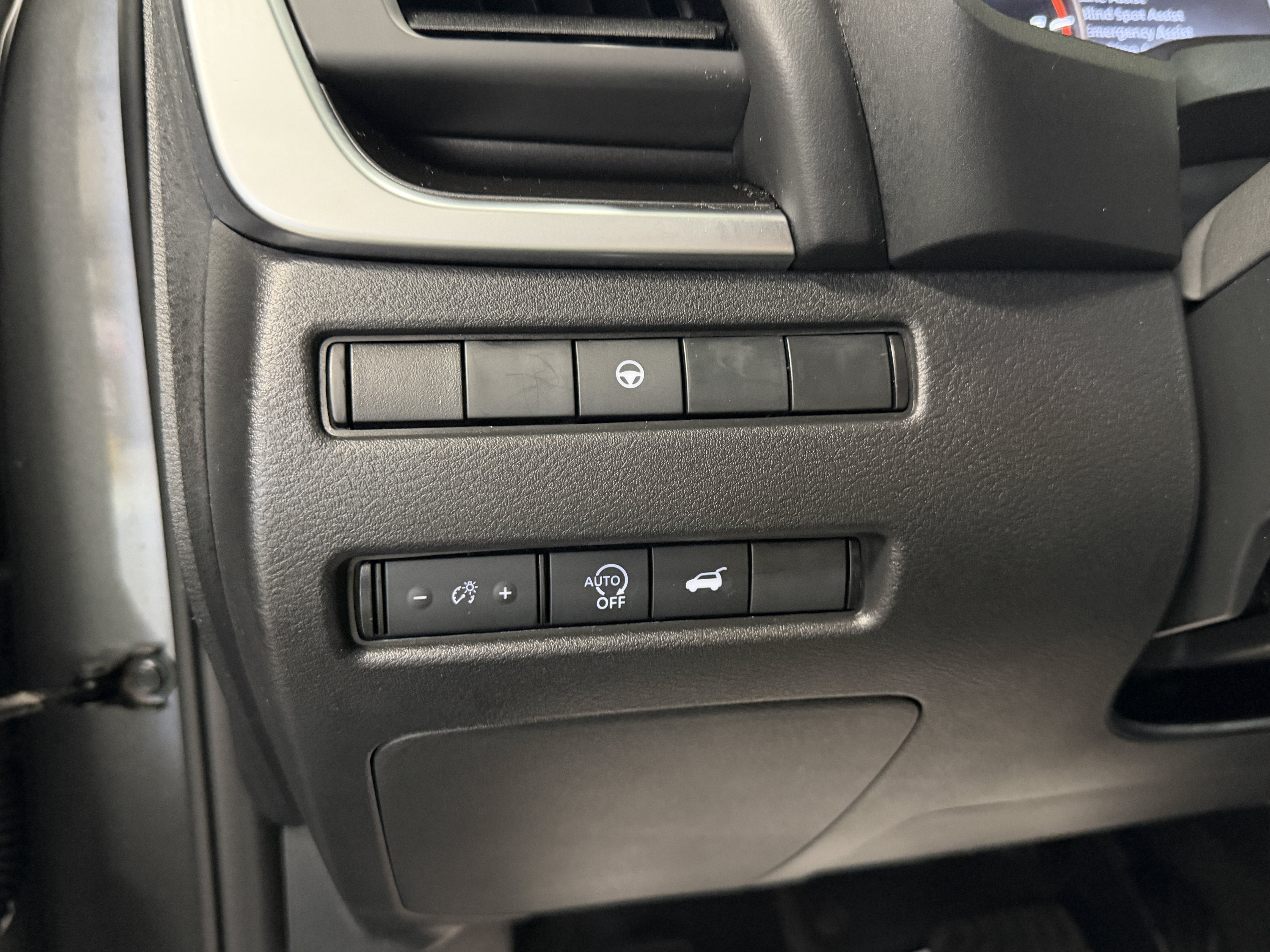 Used 2026 Nissan Rogue SV AWD/4WD image 16
