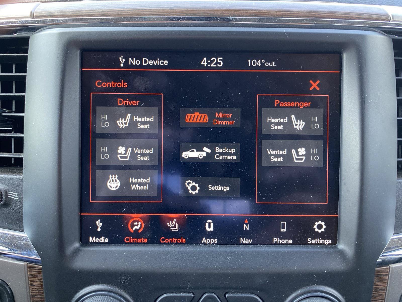 Used 2017 RAM 1500 Laramie w/ Convenience Group AWD/4WD image 18
