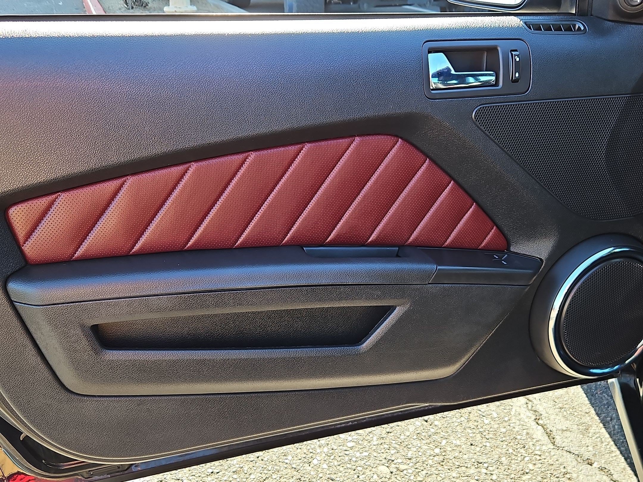 Used 2012 Ford Mustang Premium RWD image 11