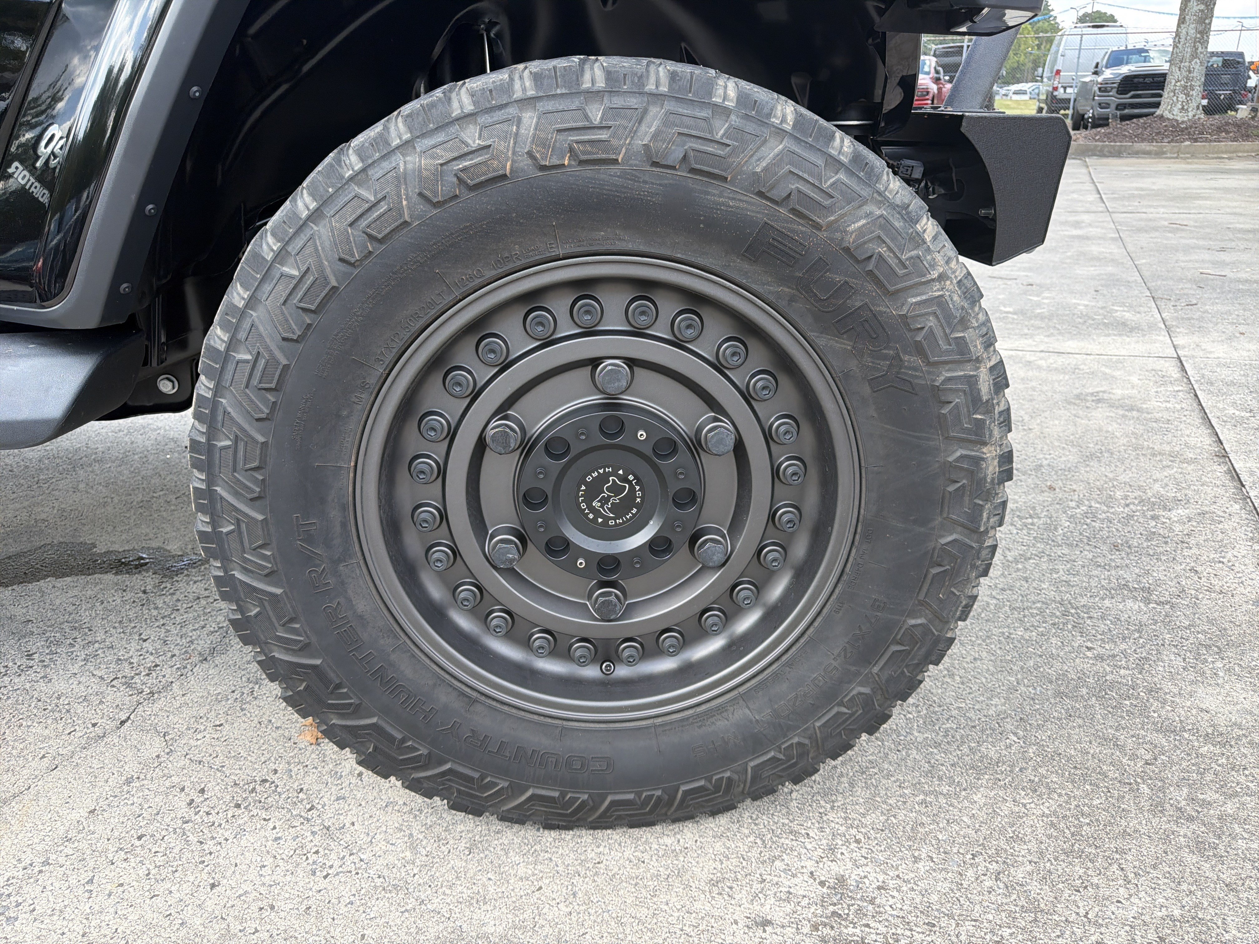 Used 2020 Jeep Gladiator Overland AWD/4WD image 12