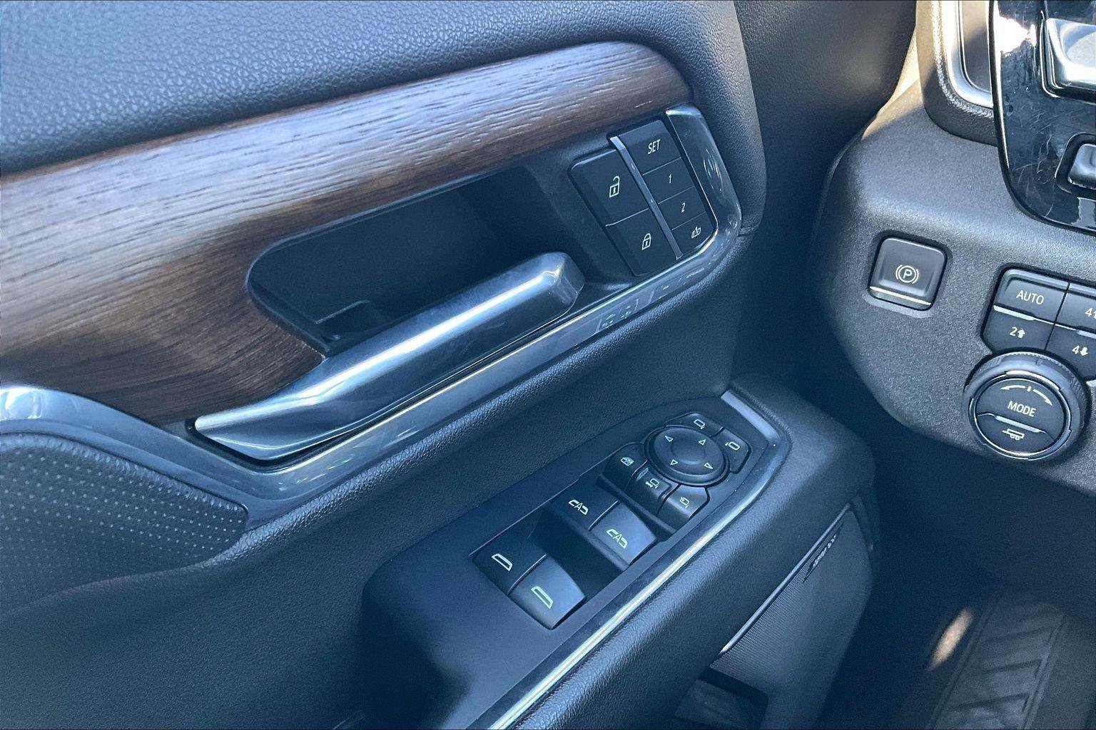 Used 2024 Chevrolet Silverado 2500 High Country w/ Technology Package image 37