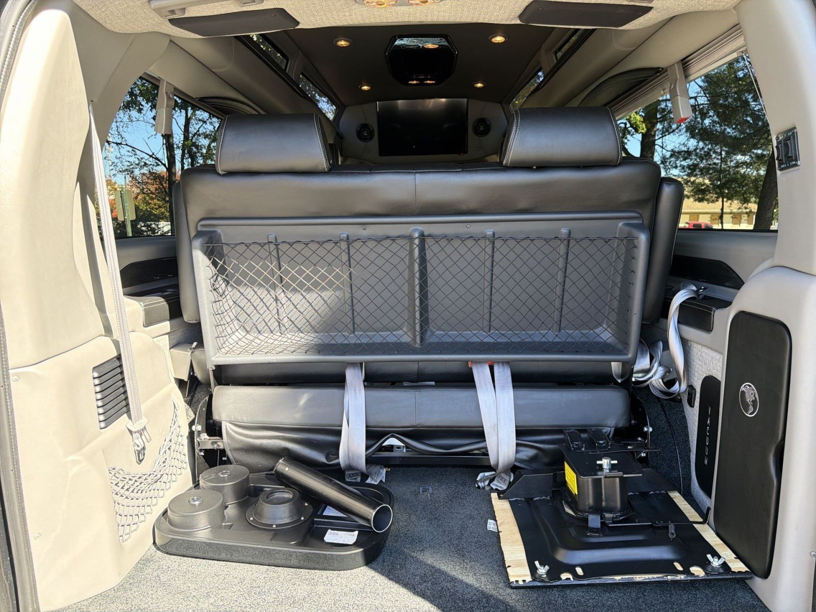 Used 2020 Chevrolet Express 2500 Extended w/ Enhanced Convenience Package RWD image 21