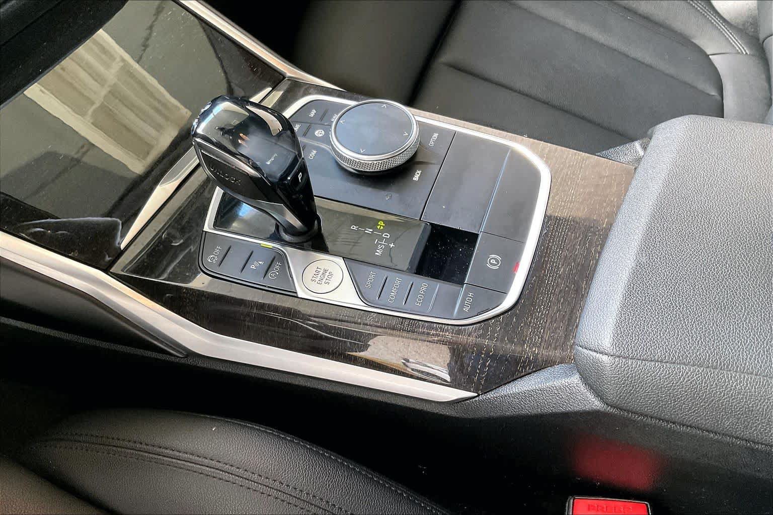 Used 2019 BMW 330i xDrive Sedan w/ Driving Assistance Package AWD/4WD image 16
